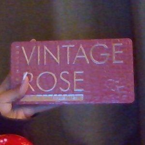 6 Paris Hilton Eye Shadow palettes